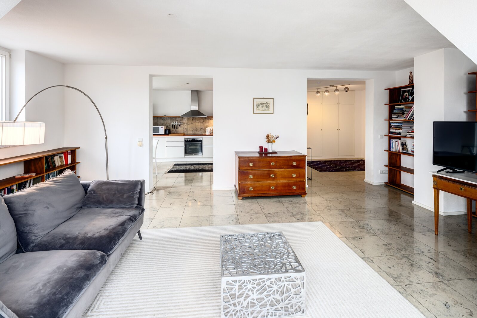 Bright attic apartment directly at the Würm river - Photo 3