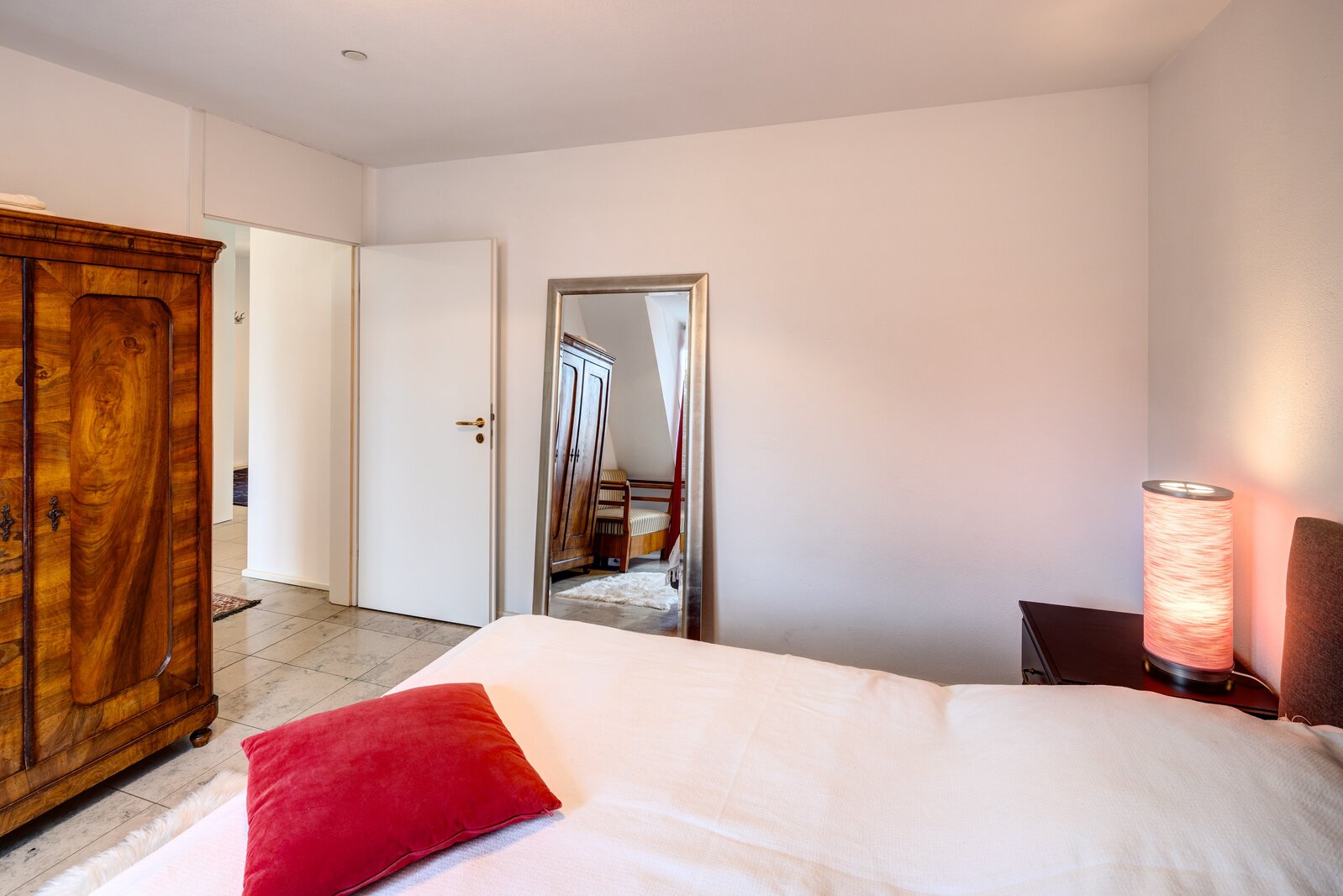 Bright attic apartment directly at the Würm river - Photo 4