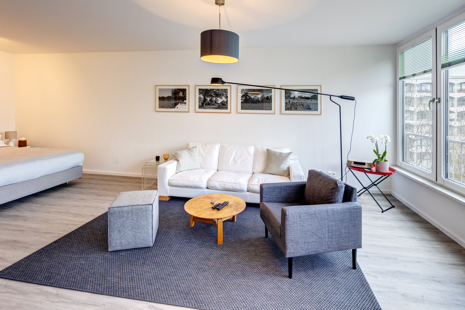 Spacious 1-room apartment with high-quality equipment - Photo 2