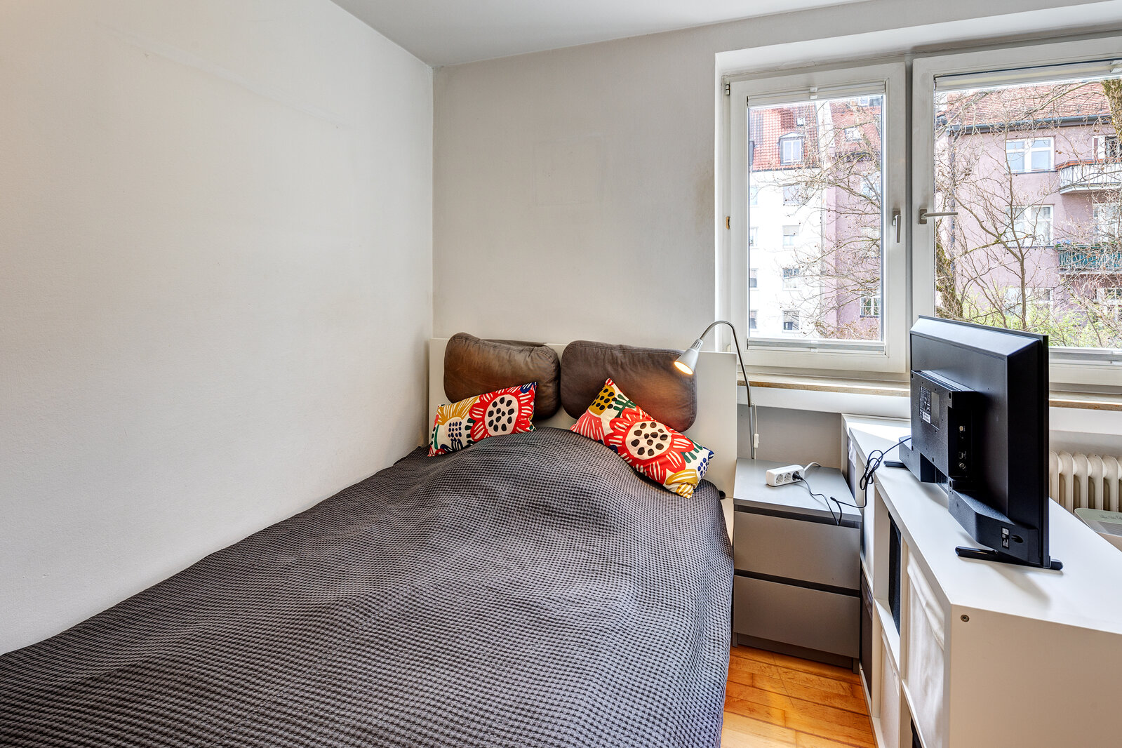 City apartment: sunny, modern, quiet backyard location - Foto 5