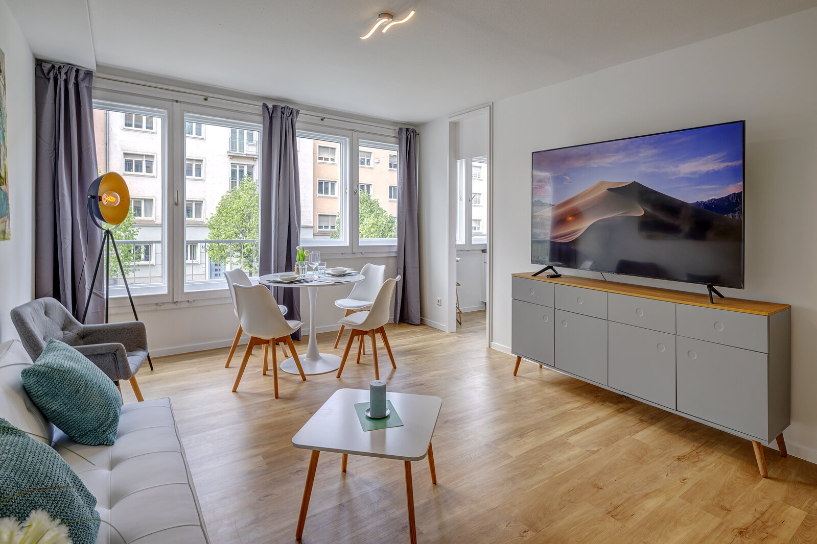 Modern & cozy: Spacious 1.5-room apartment - Photo 2