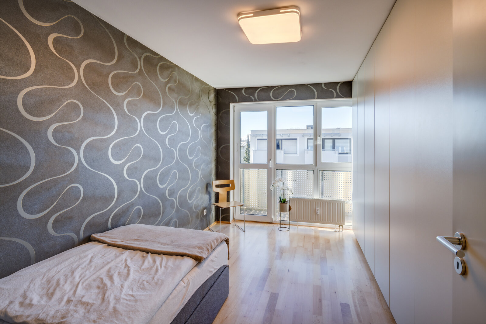 Generous attic apartment with roof-terrace for rent - Foto 5