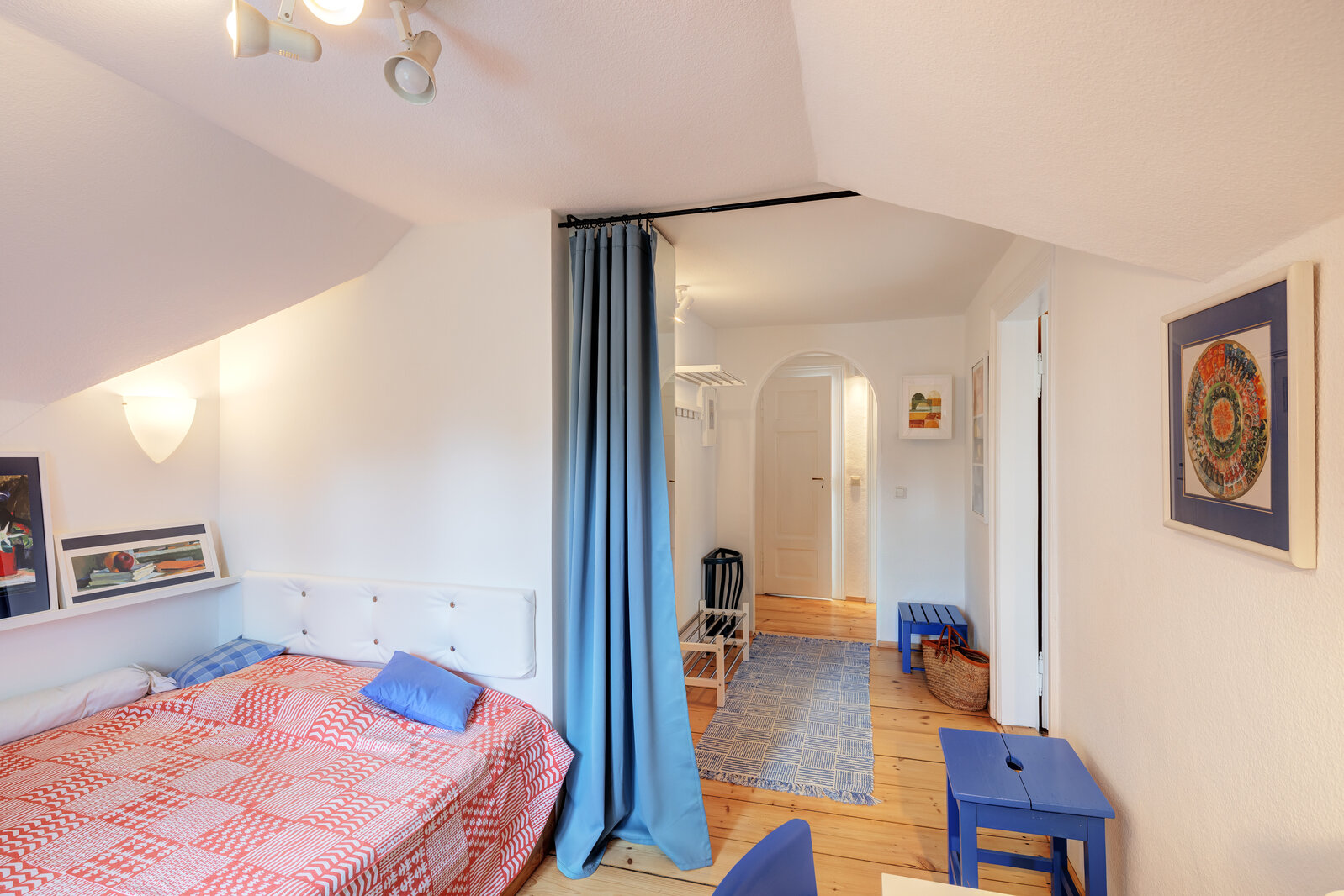 Charming attic apartment in historic artist's villa - Foto 4