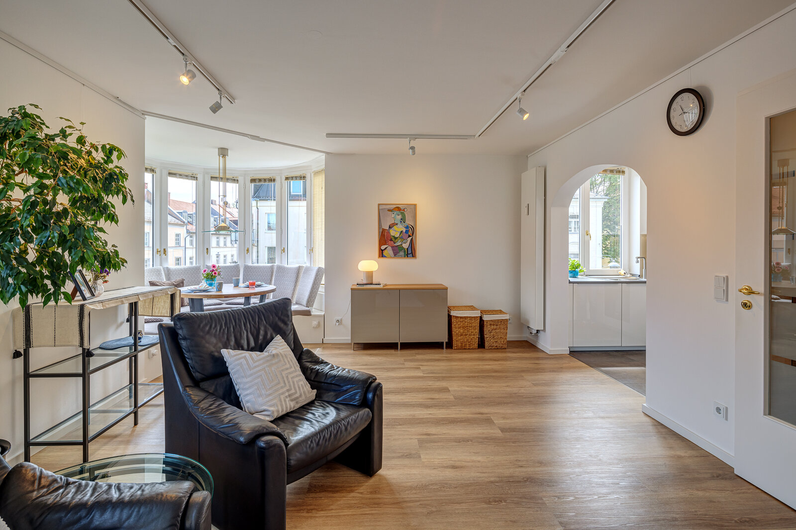 Cozy 2-room apartment with bay window - Foto 2