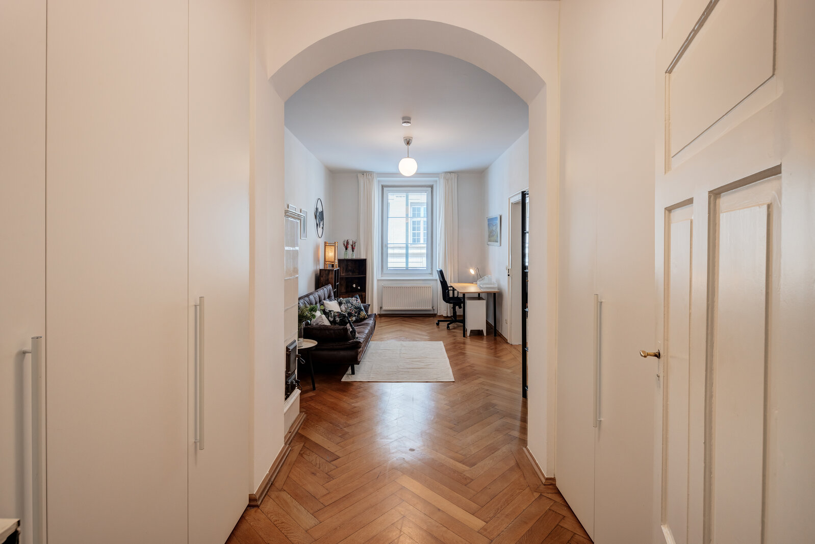Spacious, furnished and in a great location - Foto 1