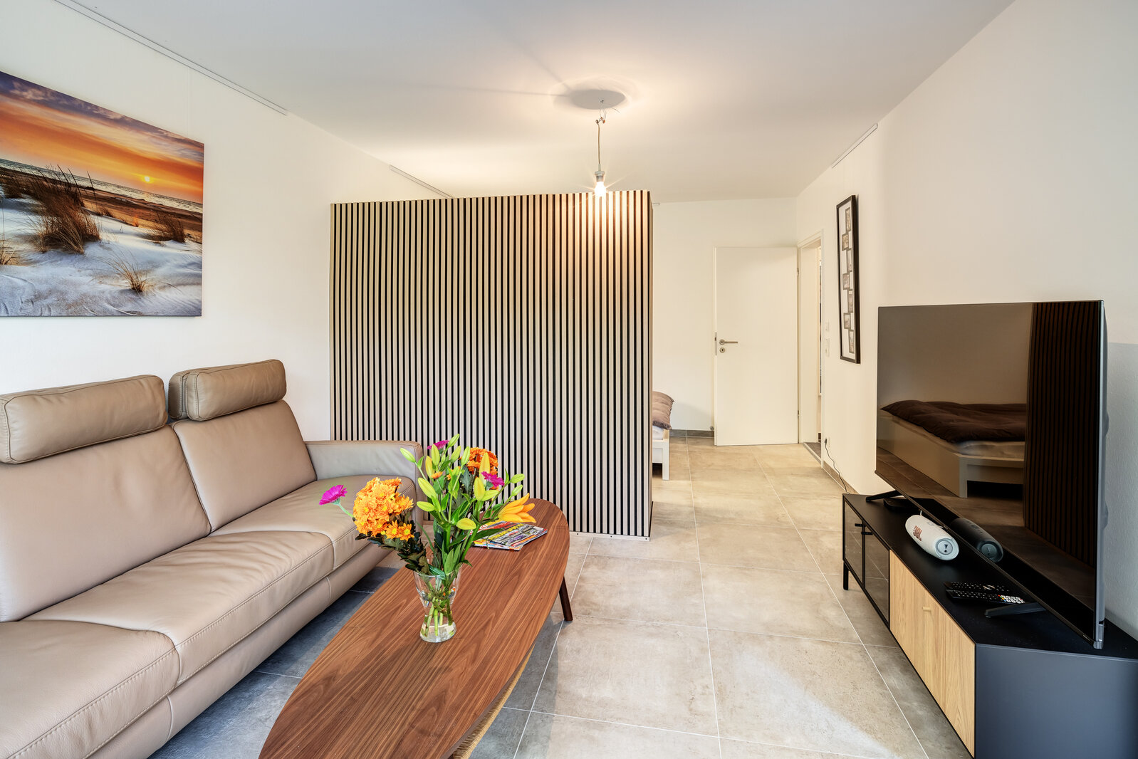 Well-designed apartment with beautiful bathroom - Photo 3