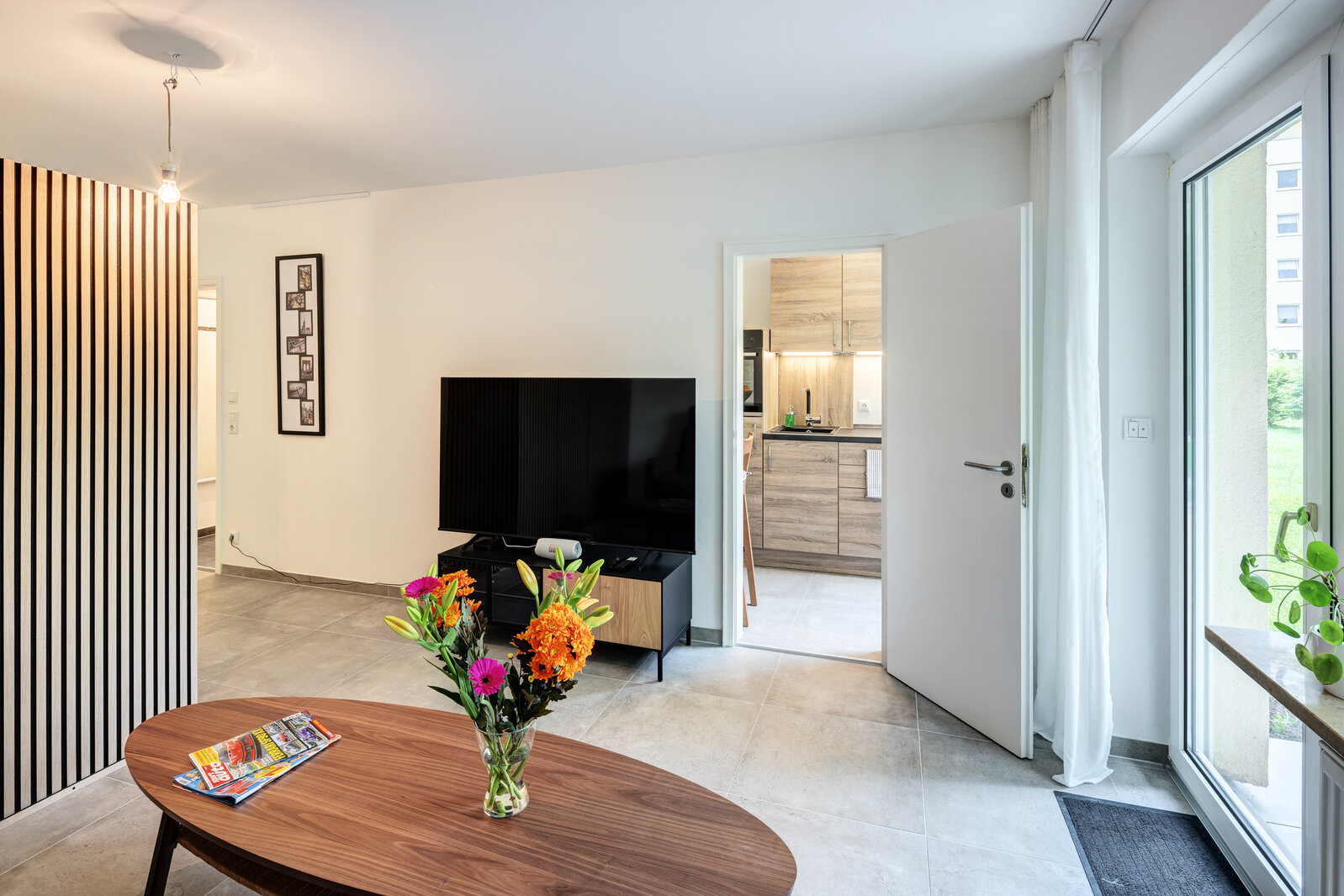 Well-designed apartment with beautiful bathroom - Photo 4