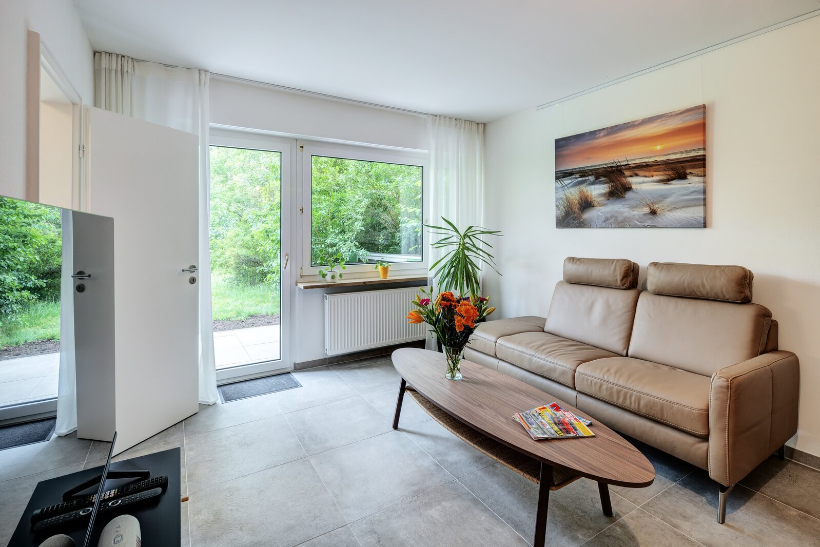 Well-designed apartment with beautiful bathroom - Photo 1