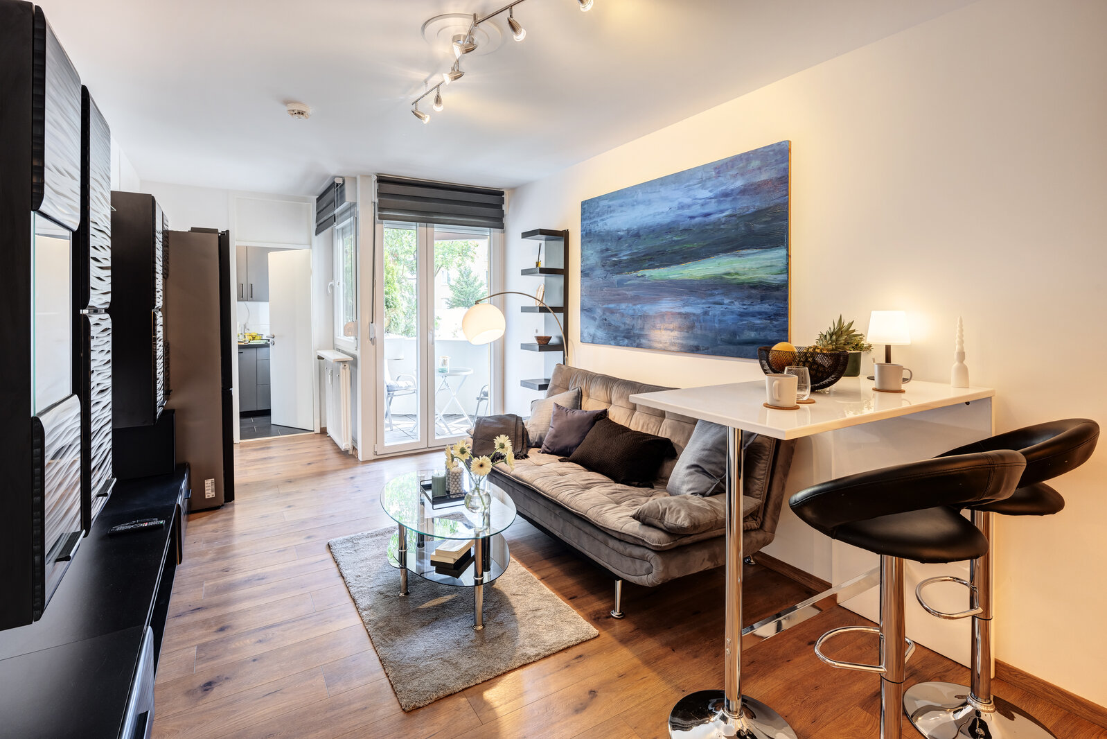Tasteful 2-room apartment for rent, near BMW - Foto 1