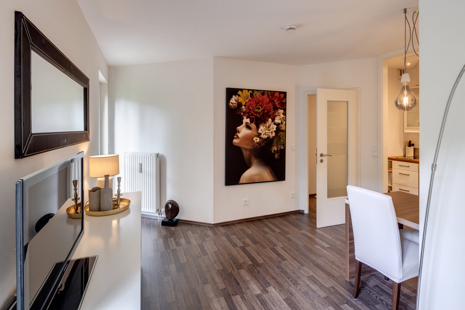 Beautiful apartment for rent with terrace - Photo 1