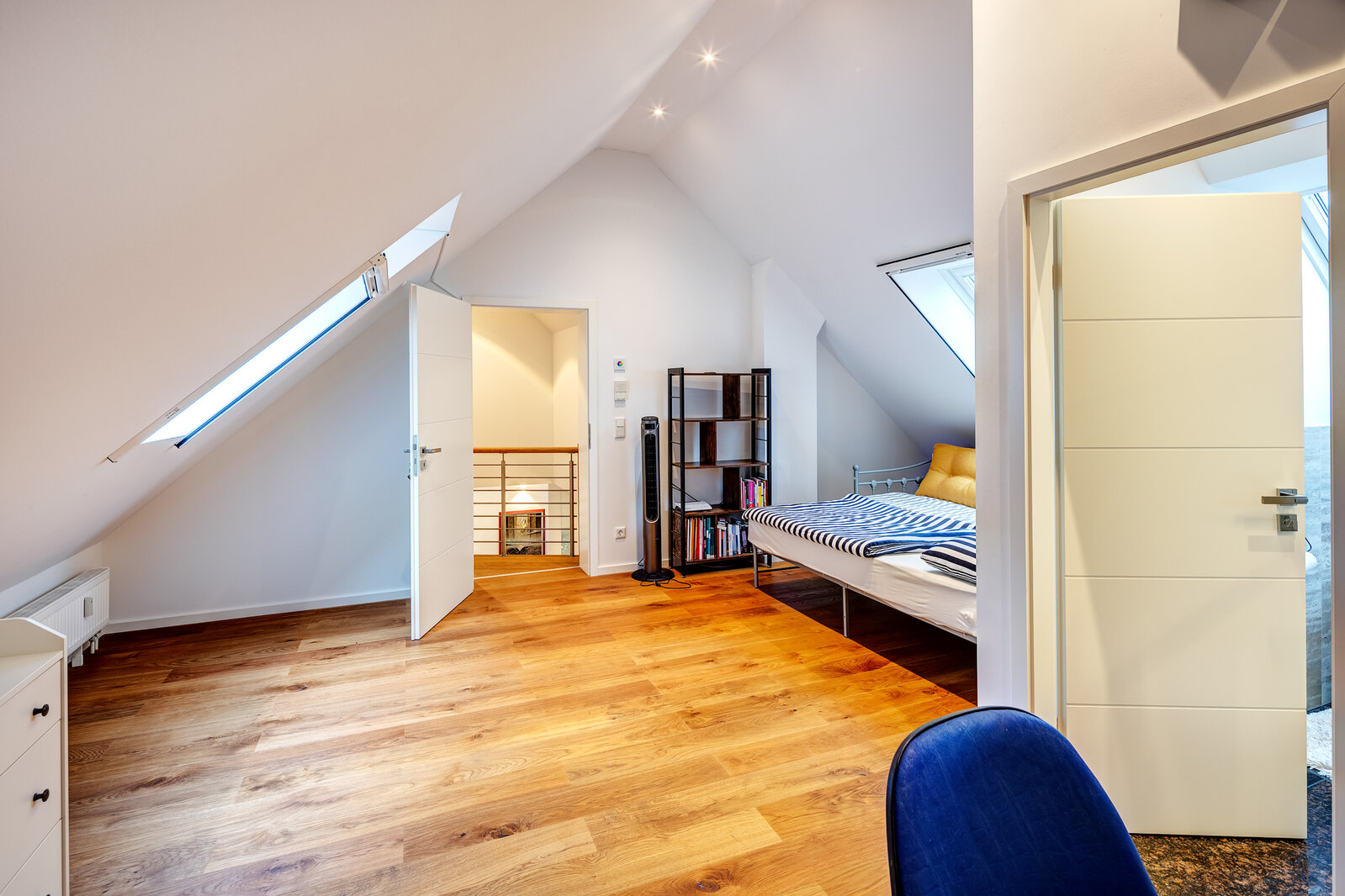 Unique attic apartment with extraordinary layout - Foto 3