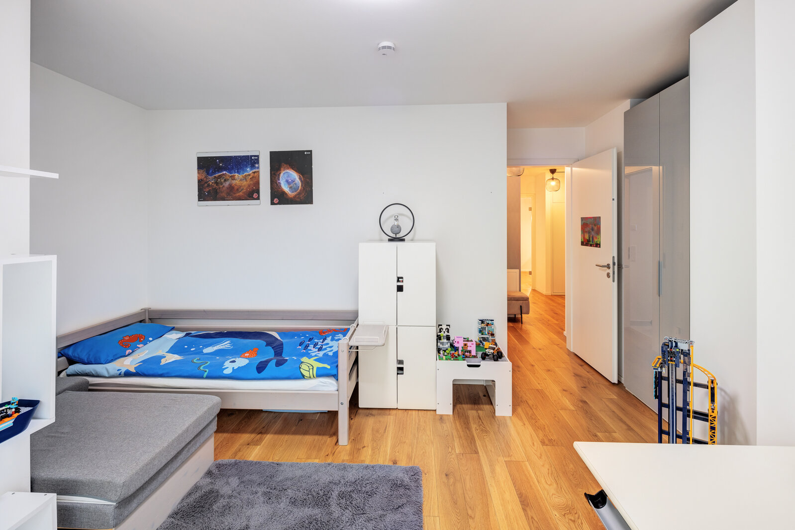 Popular location: apartment with stunning garden! - Photo 5