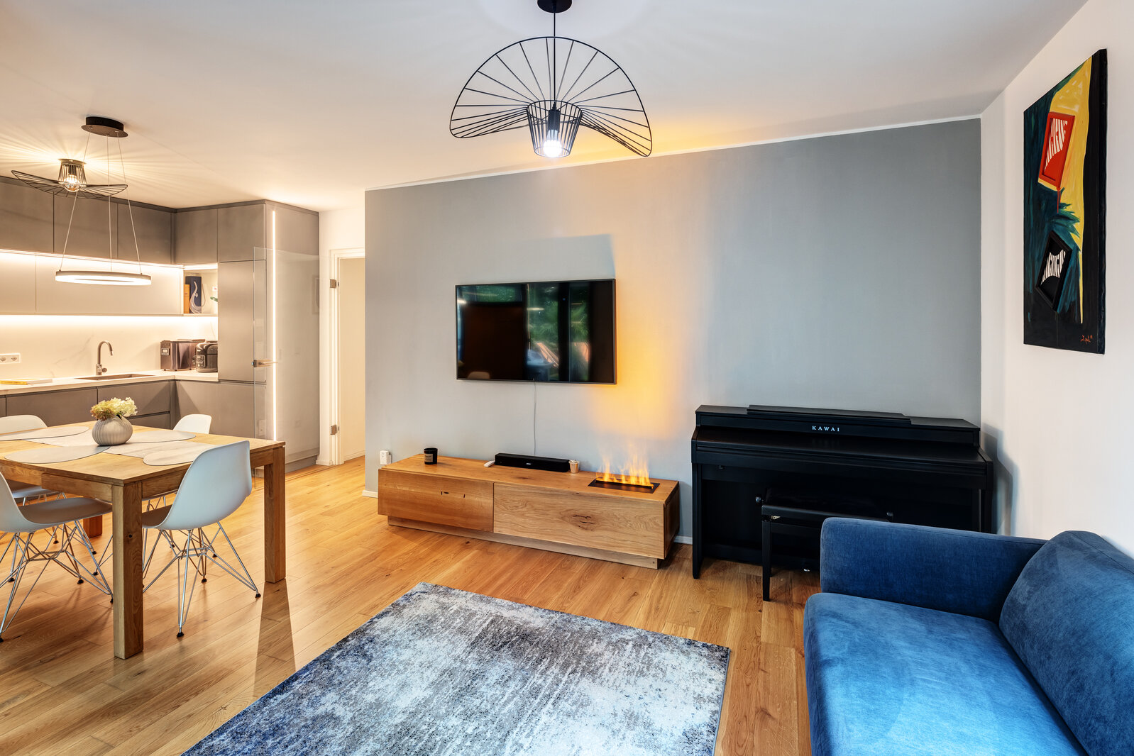 Popular location: apartment with stunning garden! - Photo 2