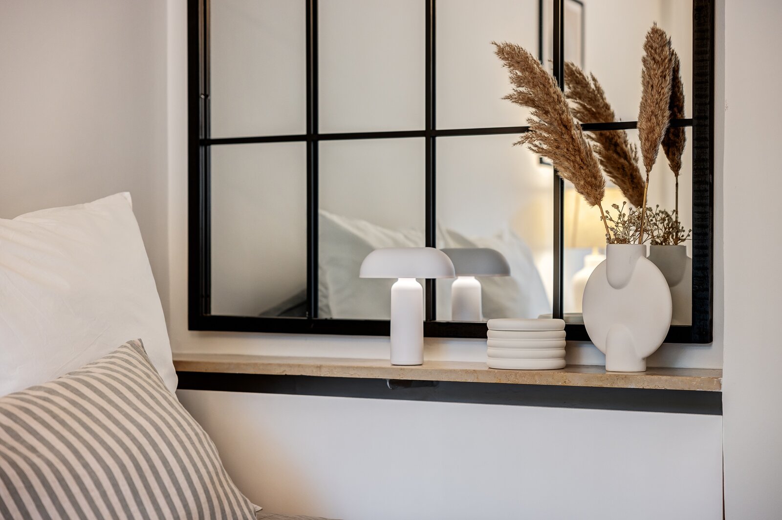 Popular residential area, tastefully furnished apartment - Photo 2