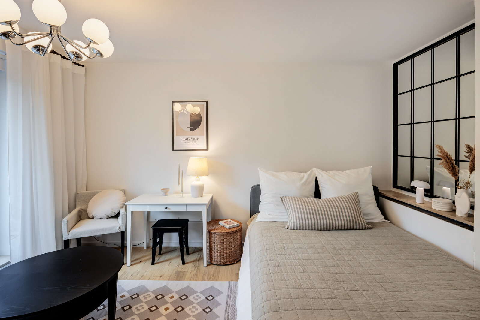 Popular residential area, tastefully furnished apartment - Photo 4