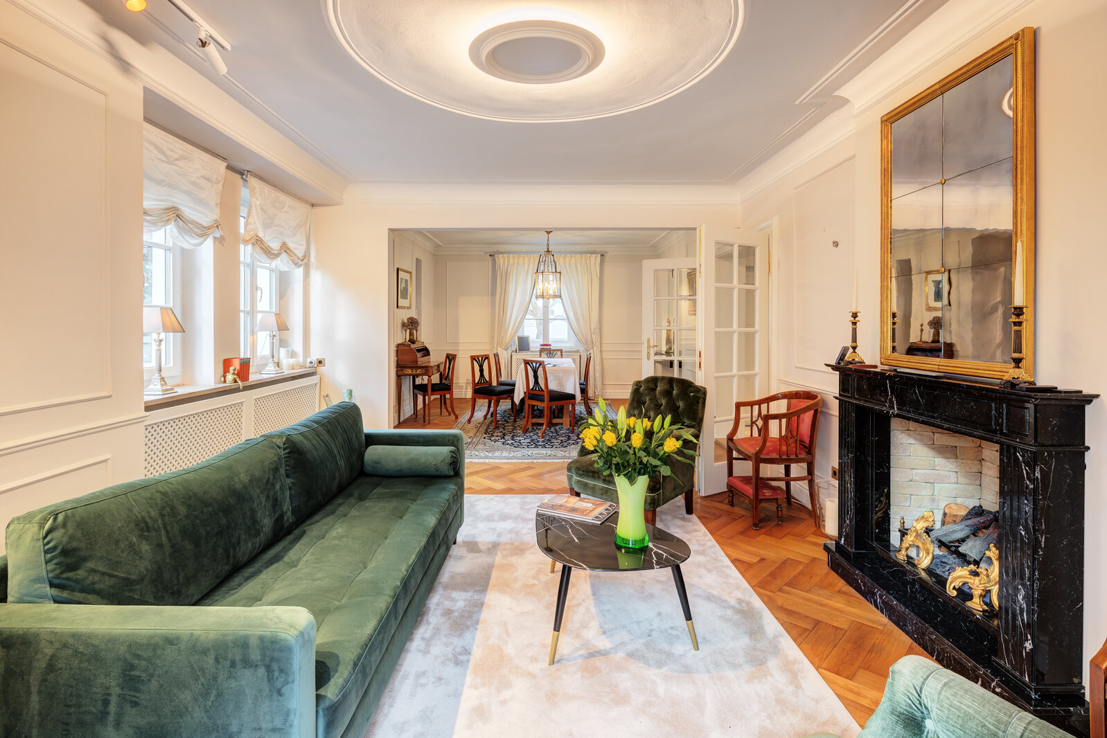 Elegant apartment with stylish interior for rent - Photo 1