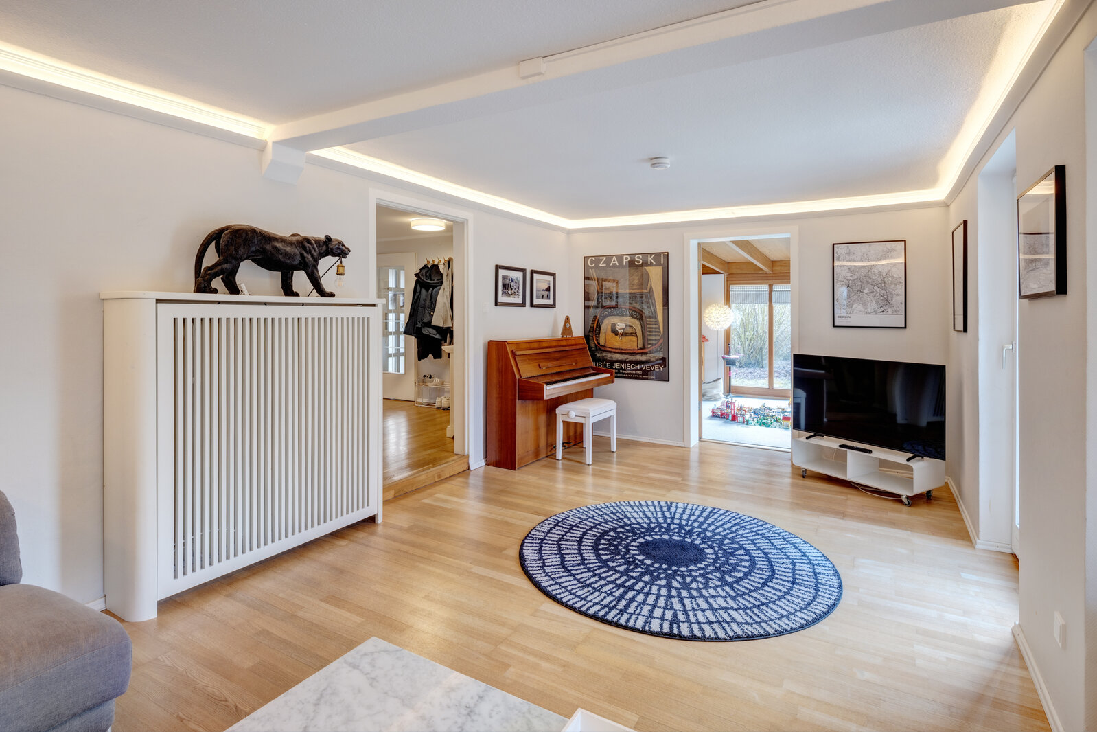 Family-friendly house with large garden for rent - Photo 2