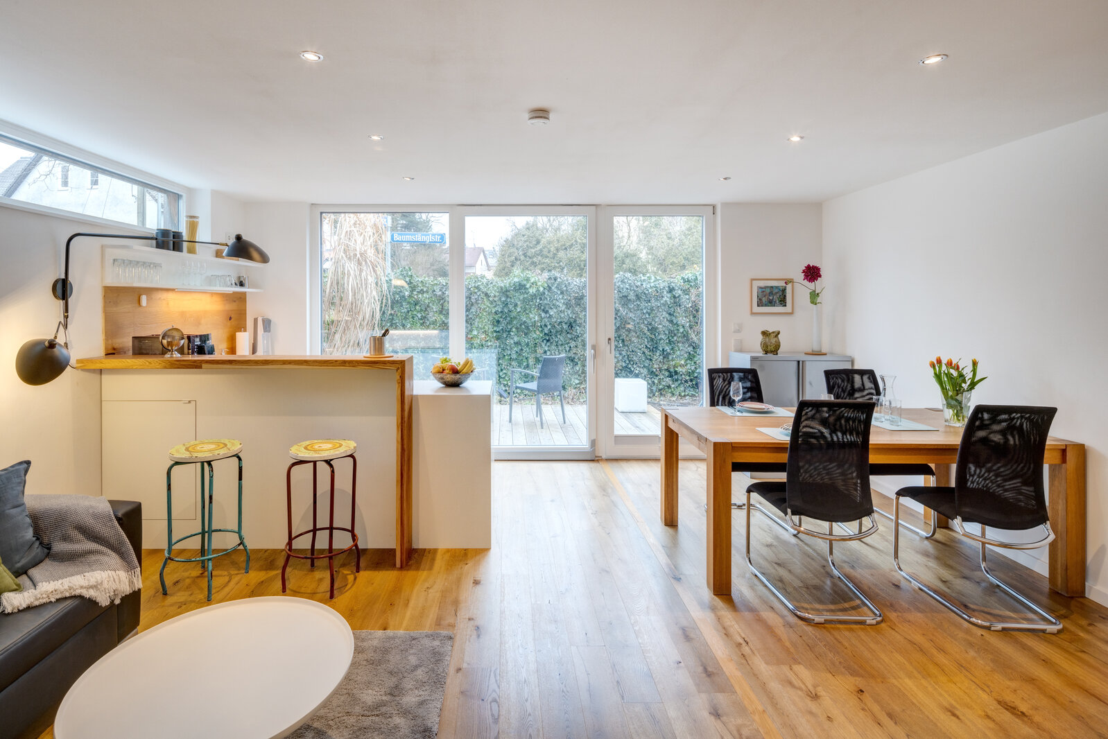 Beautiful furnished separate apartment, private entrance - Photo 5