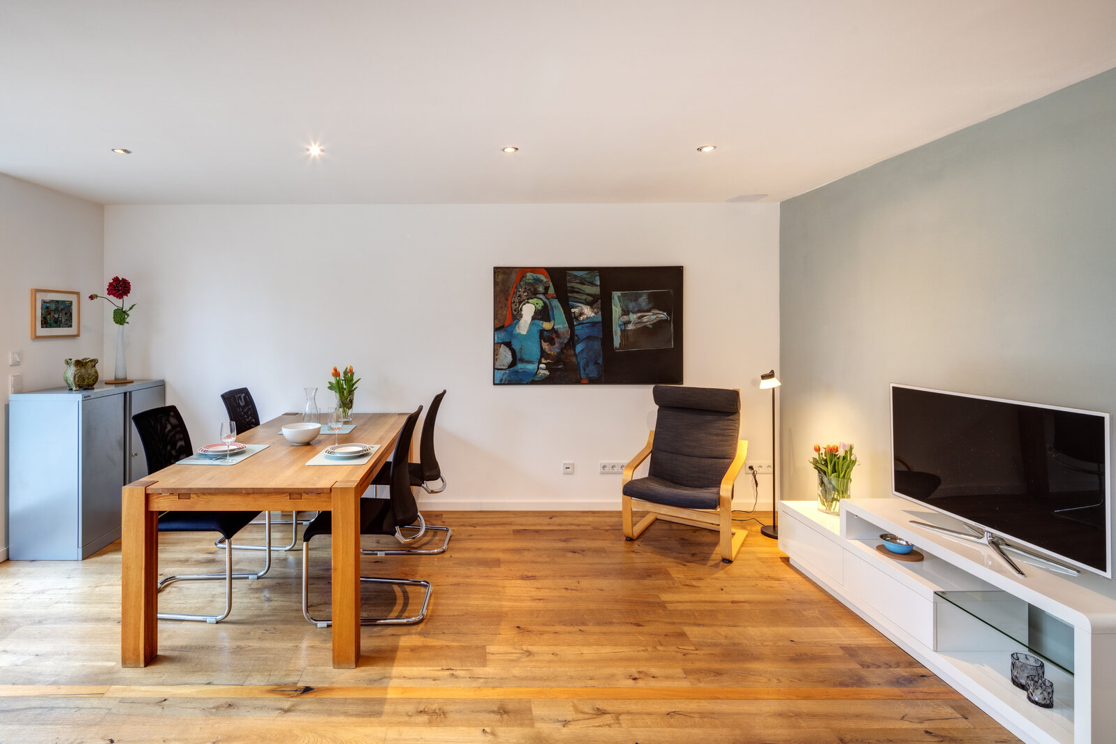 Beautiful furnished separate apartment, private entrance - Photo 3