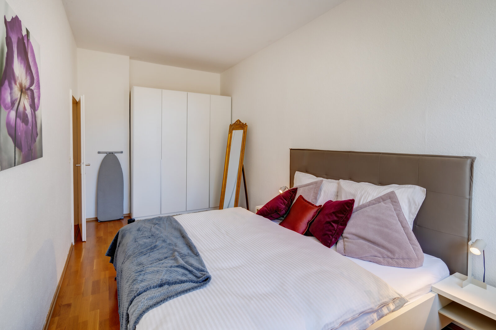 Light-flooded historic apartment in prime location for rent - Foto 5