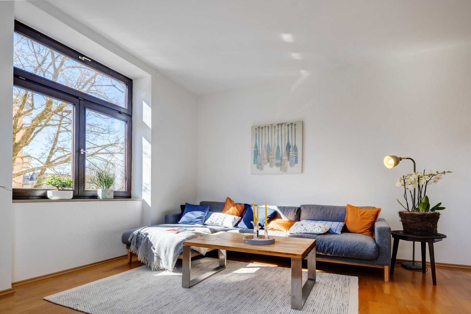 Light-flooded historic apartment in prime location for rent - Foto 2