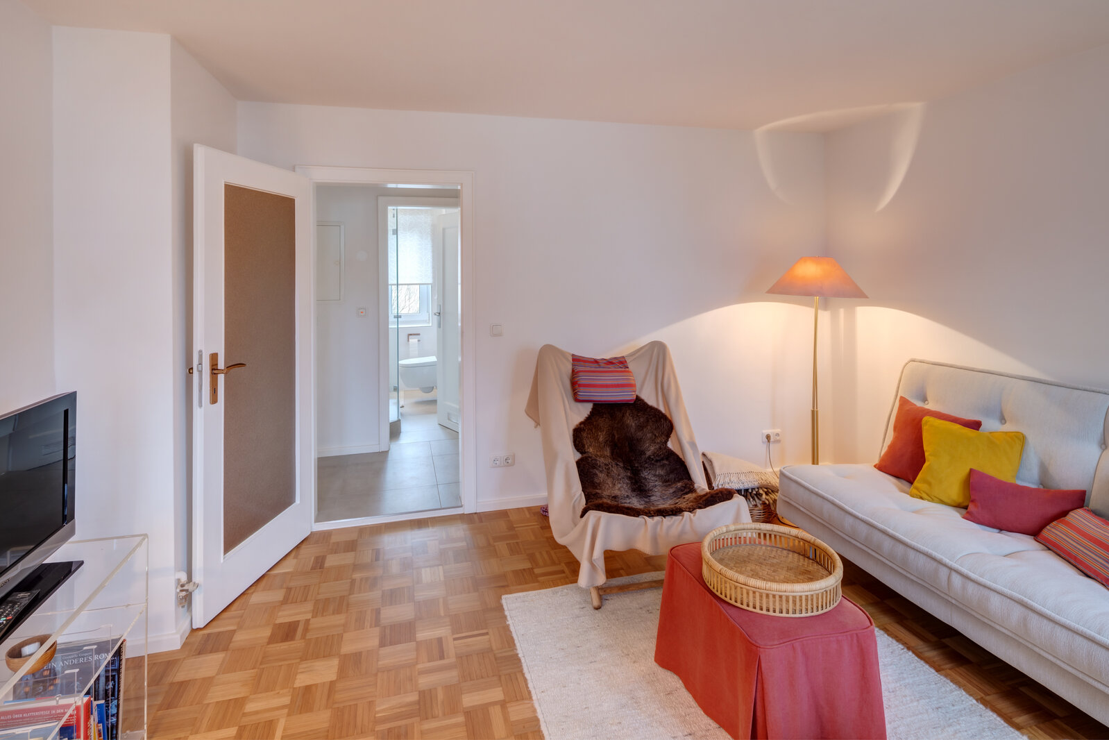 Bright furnished apatment in quiet area for rent - Photo 2