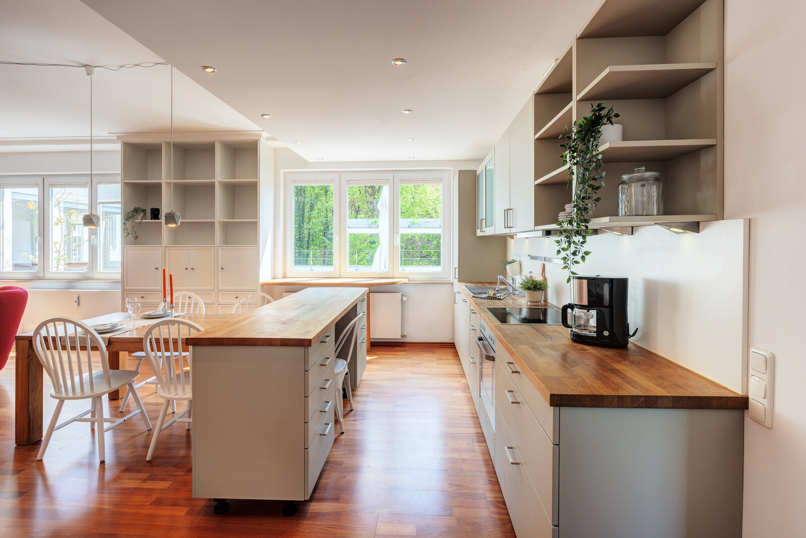 Roof-terrace apartment in Solln for rent - Photo 4