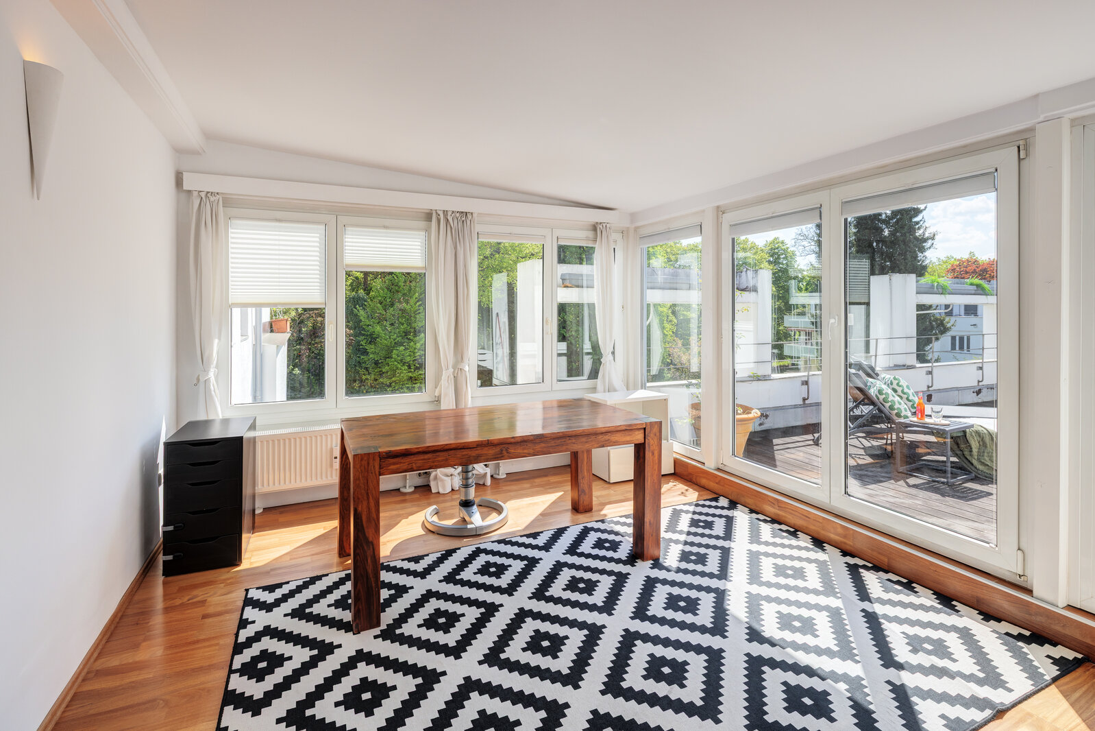 Roof-terrace apartment in Solln for rent - Photo 4
