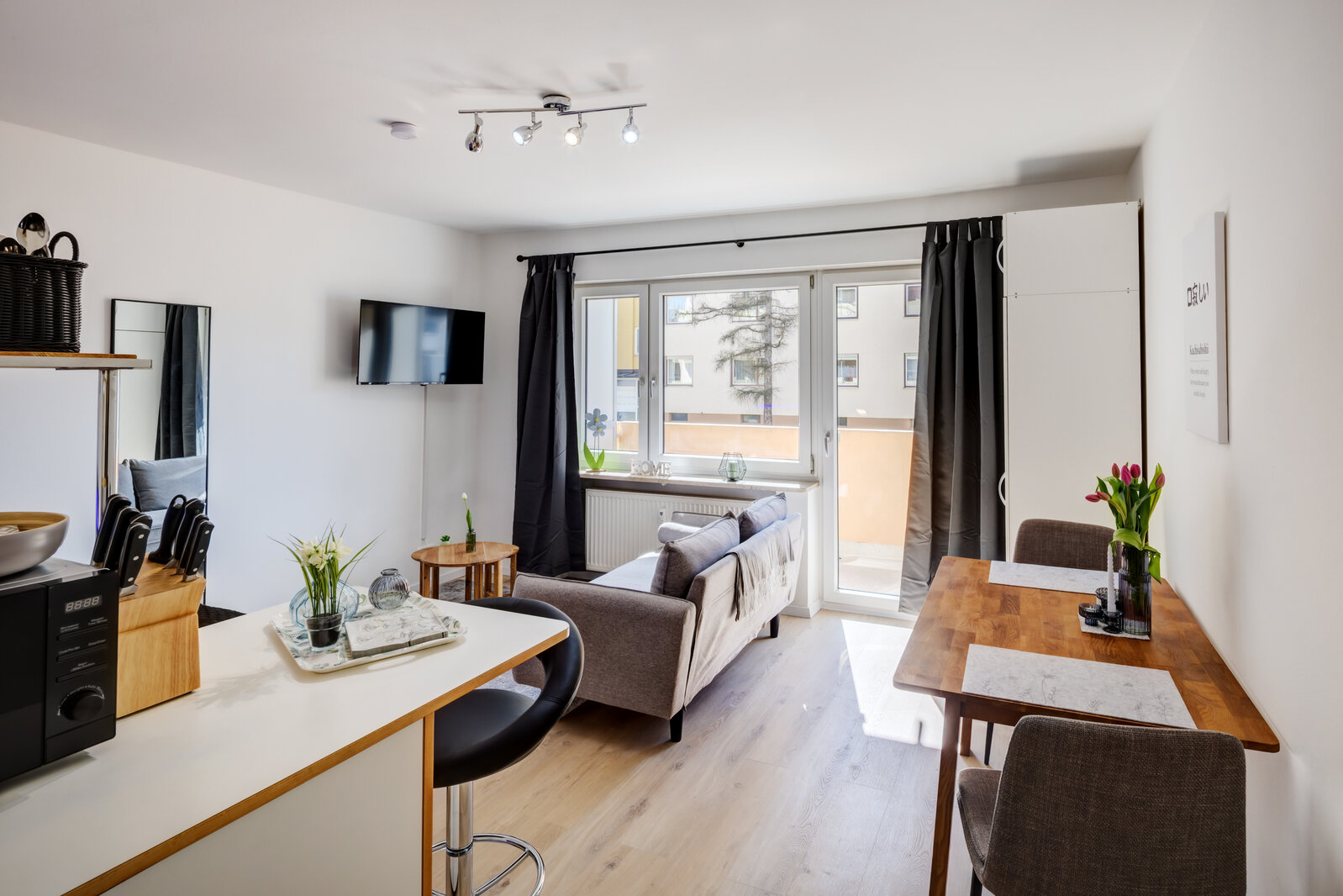 Moosach: Furnished apartment with balcony for rent - Photo 1