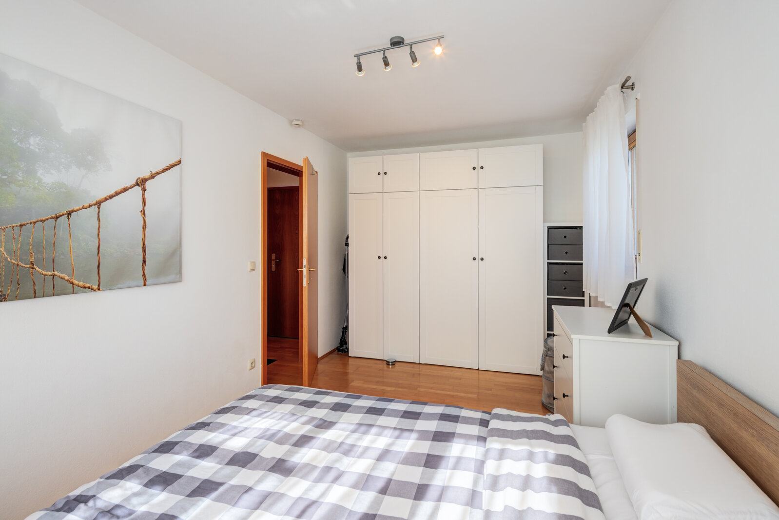 Bright 2-room apartment for rent with parking space - Photo 3