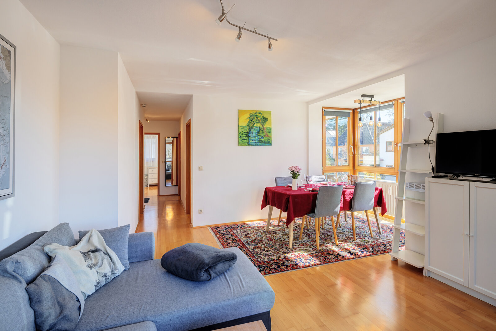 Bright 2-room apartment for rent with parking space - Photo 2