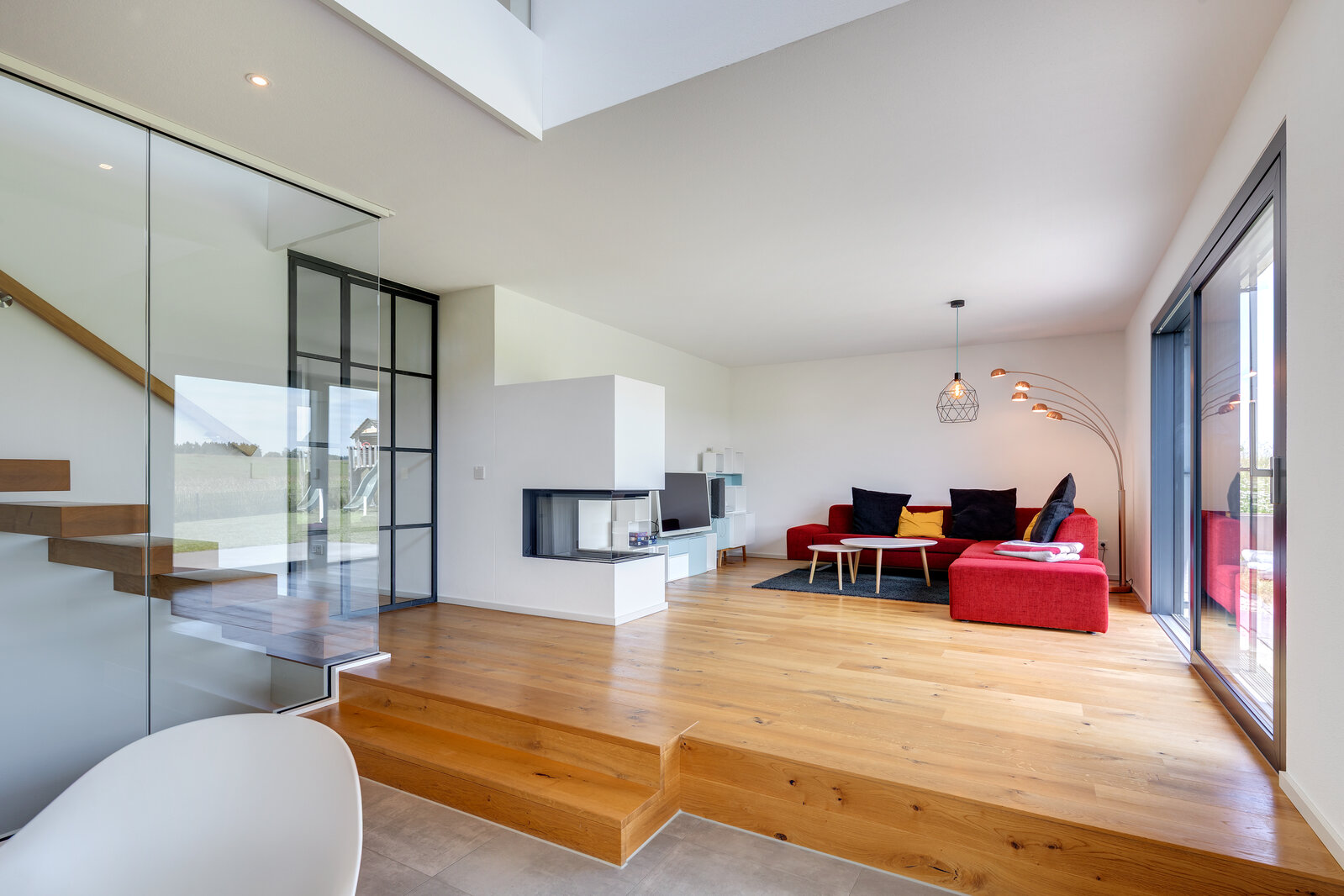 Modern architect house with unobstructed view - Photo 1