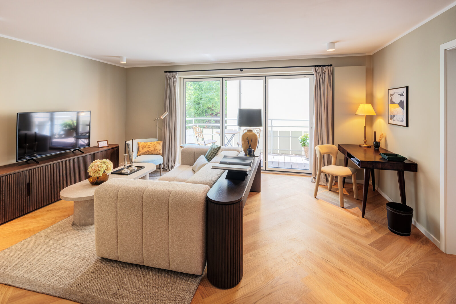 Stylish and luxuriously renovated 2-room apartment for rent - Photo 5