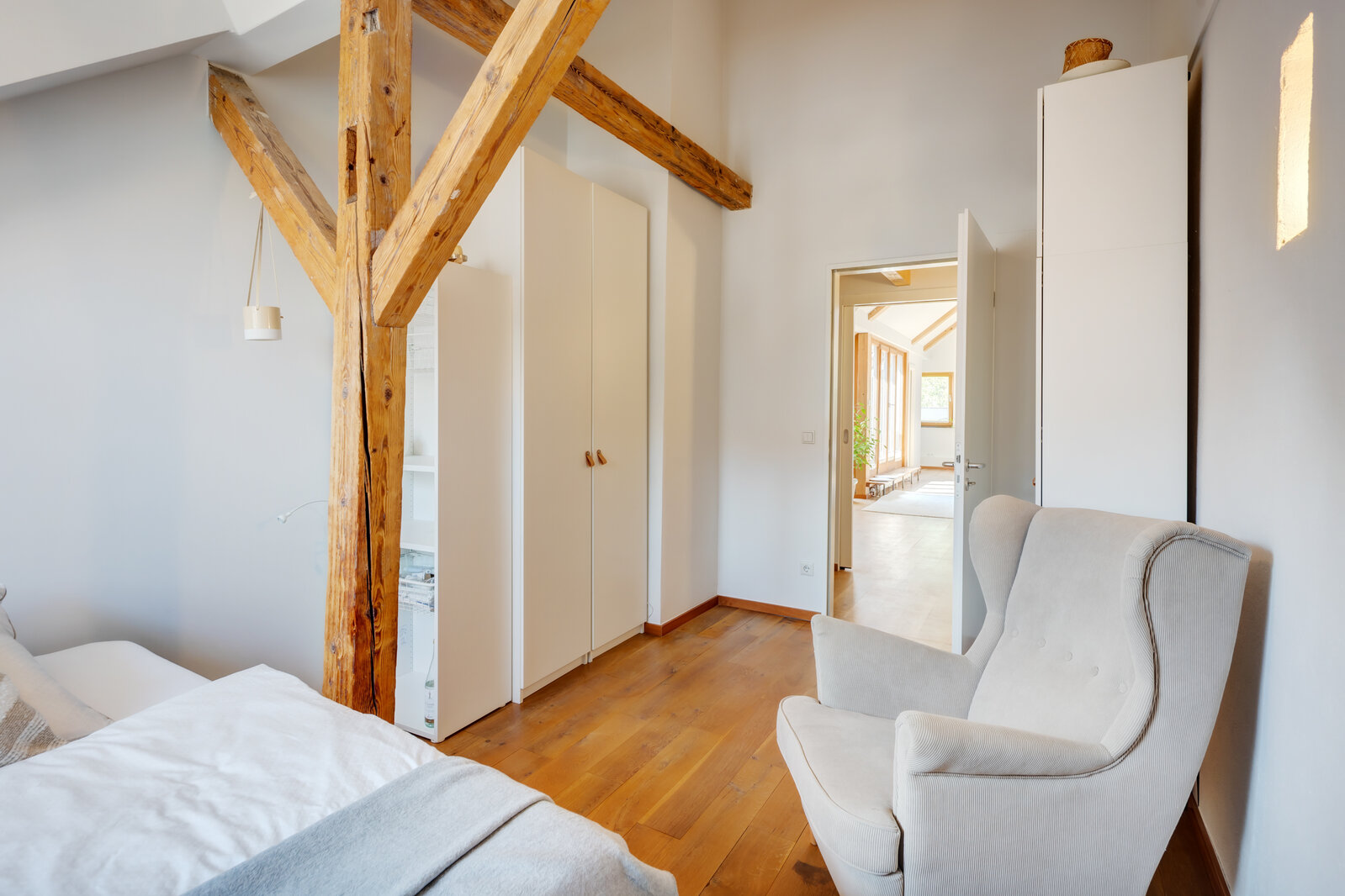 Stunning attic apartment in prime location - Photo 4