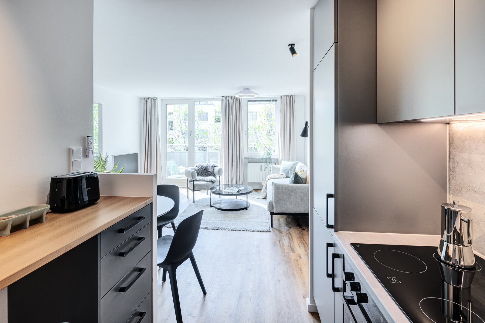 Stylish, newly furnished apartment in Maxvorstadt - Photo 4