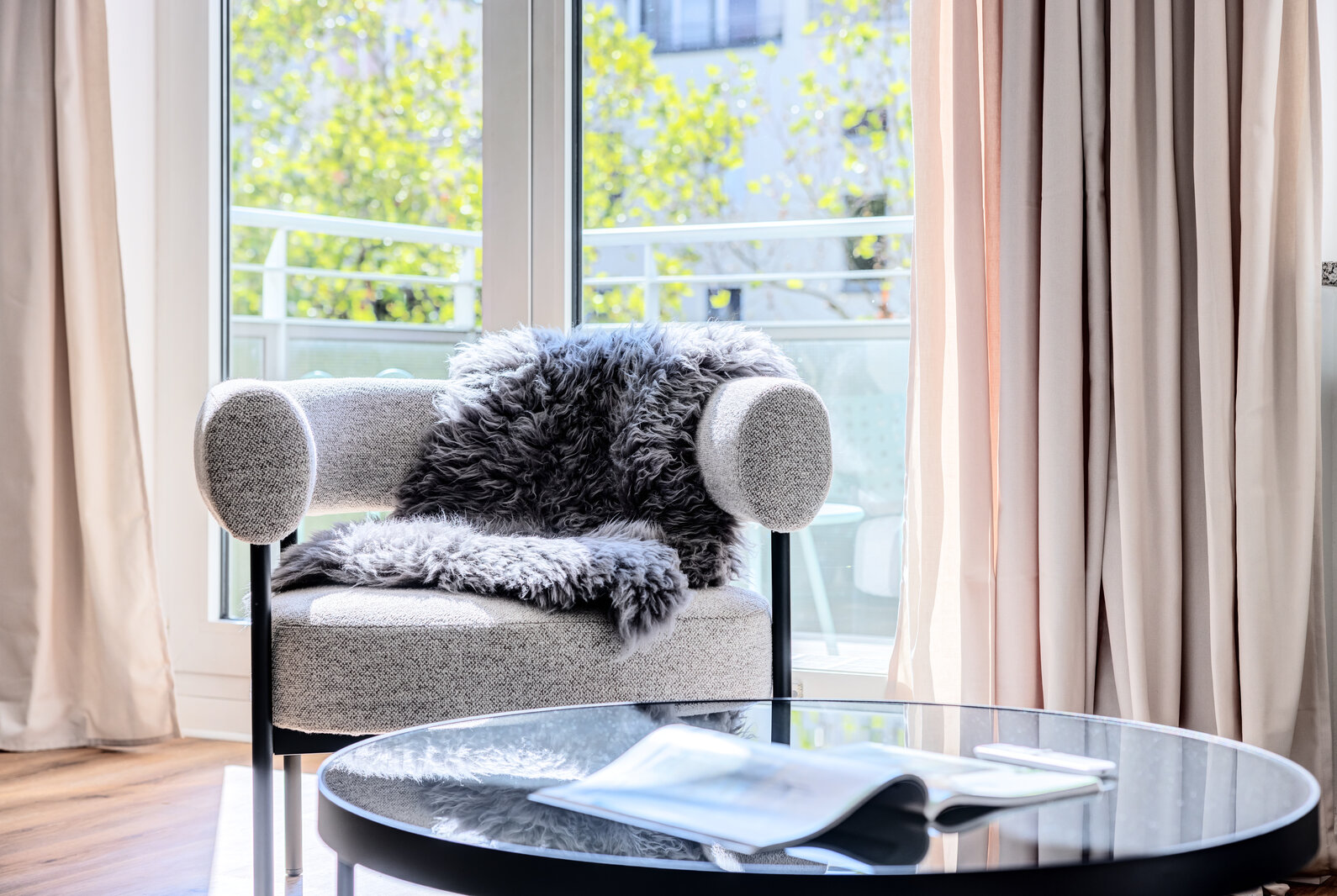 Stylish, newly furnished apartment in Maxvorstadt - Photo 1