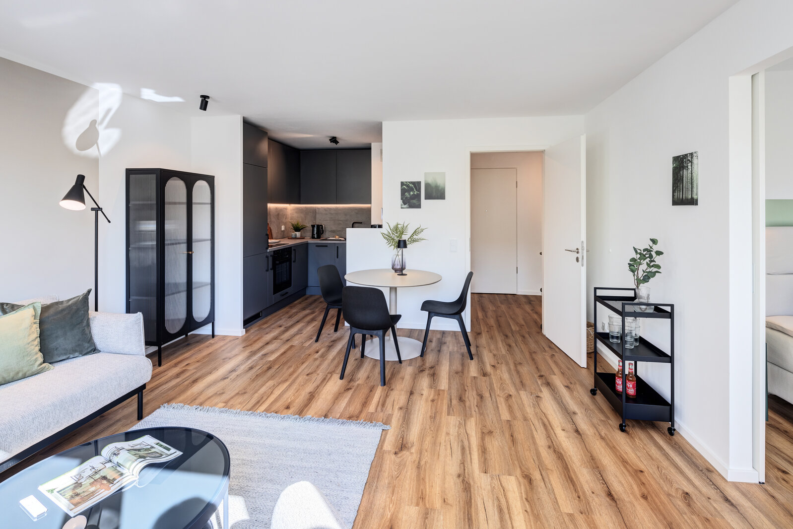 Stylish, newly furnished apartment in Maxvorstadt - Photo 2