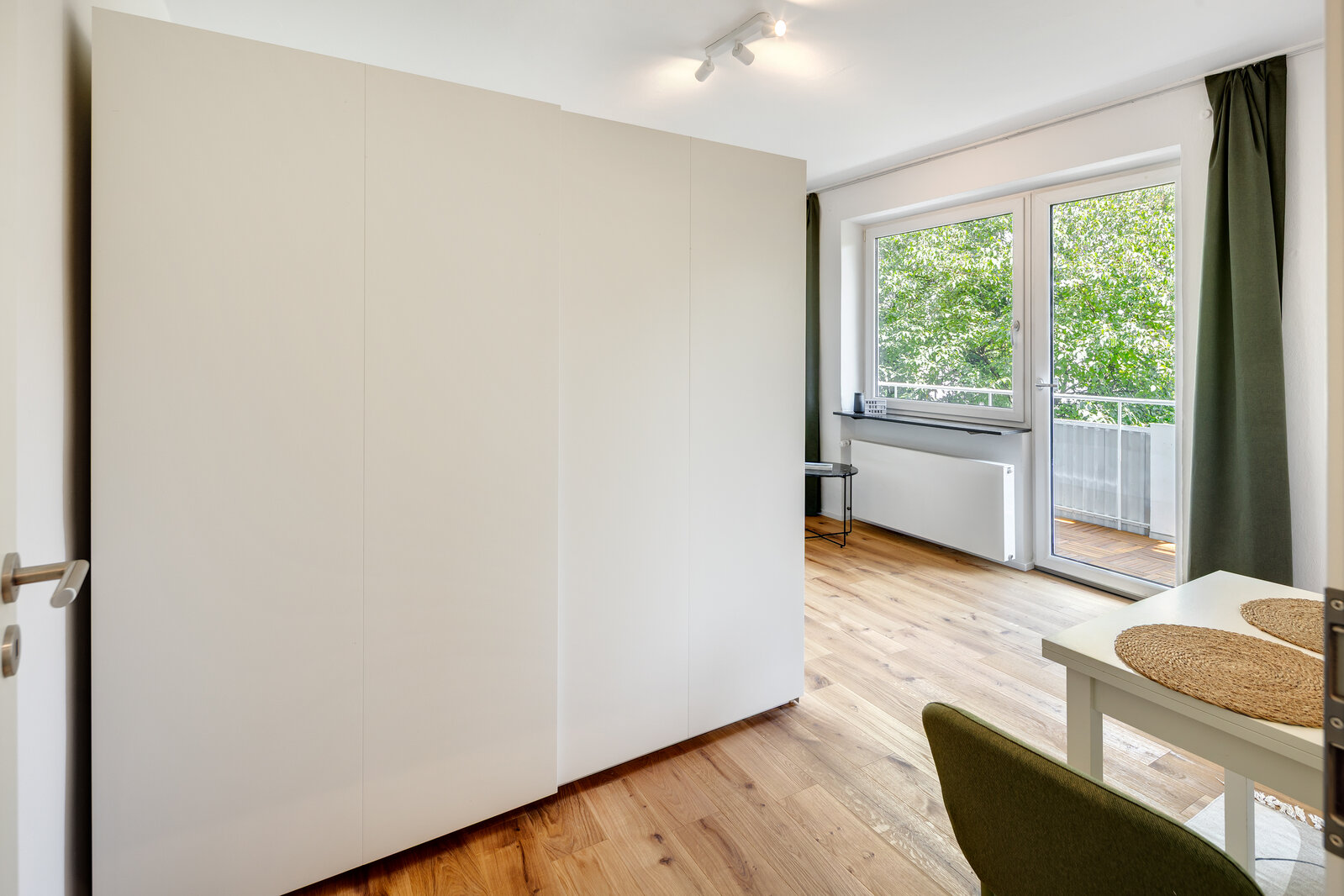 Temporary living at Tegernseer Landstraße - Photo 1