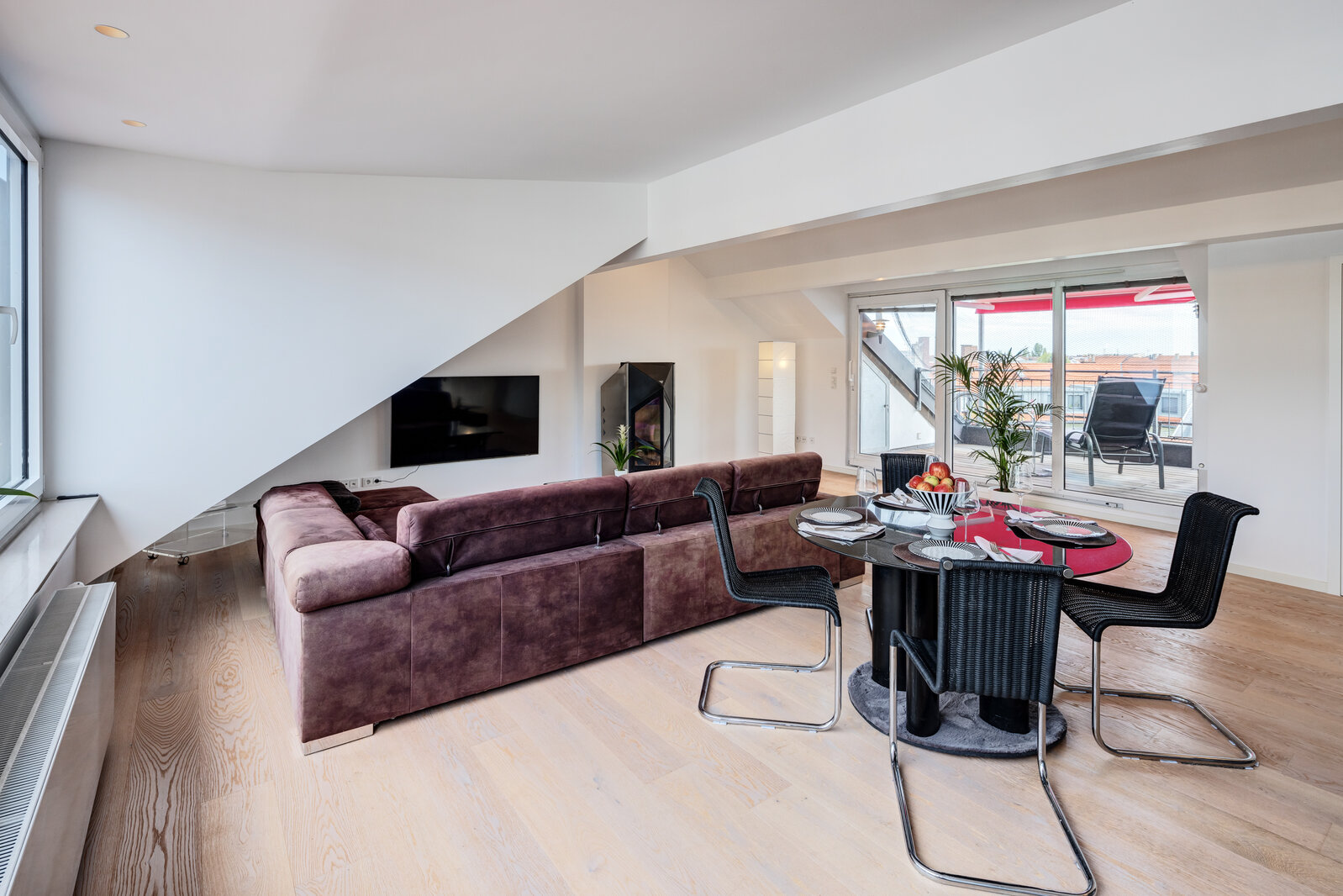 Modern attic apartment near Stiglmaierplatz for rent - Photo 4