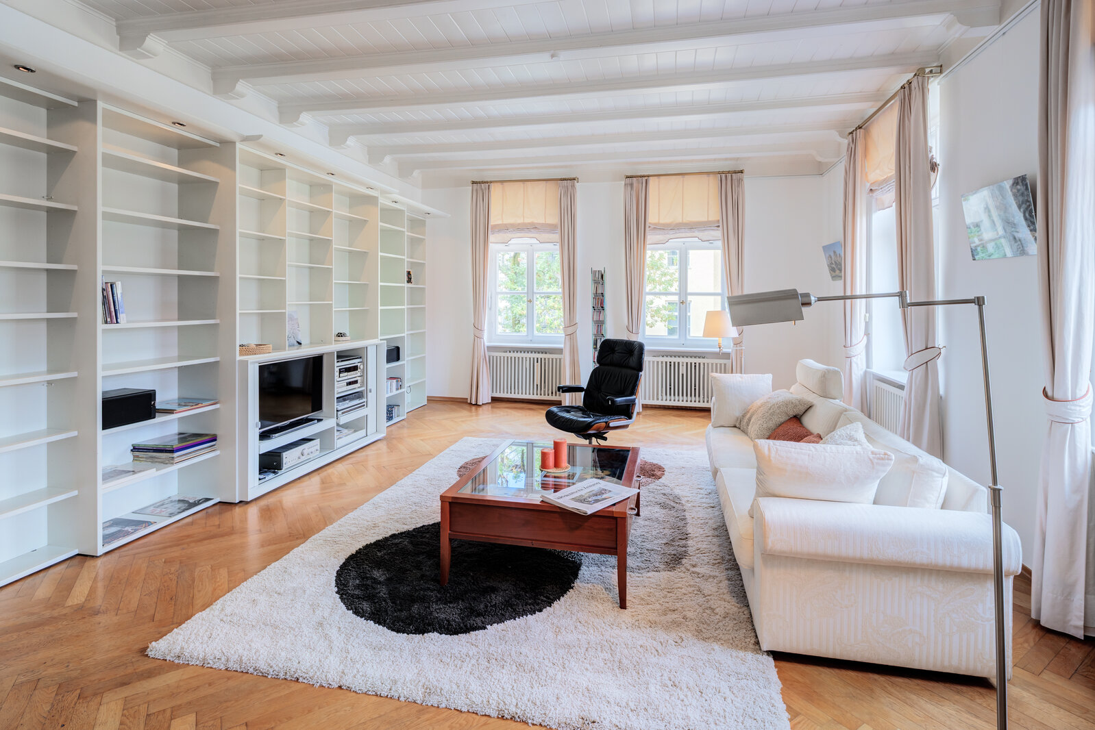 Spacious historic apartment in prime location in Lehel - Foto 1