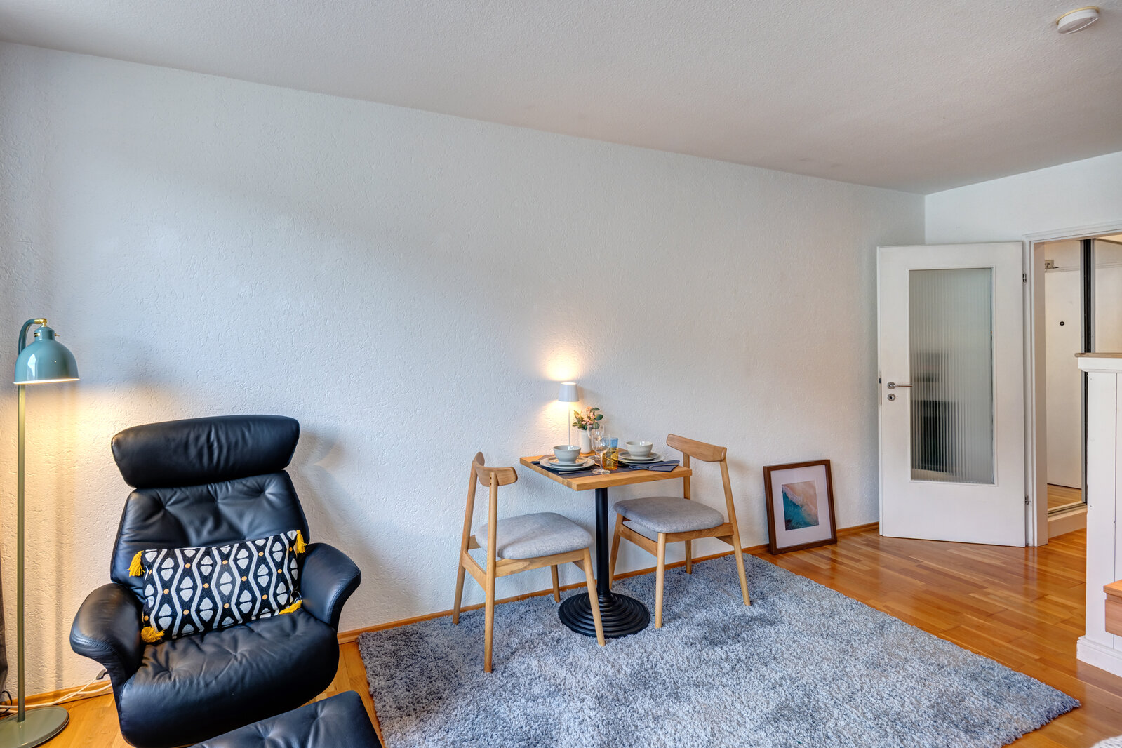 For rent: newly furnished apartment near Rotkreuzplatz - Photo 1