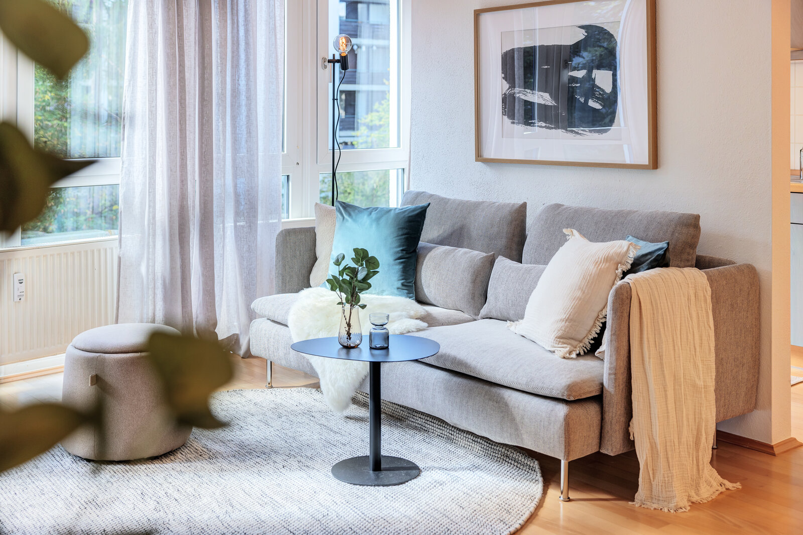 Modernly furnished 2-room apartment with quiet loggia - Foto 4