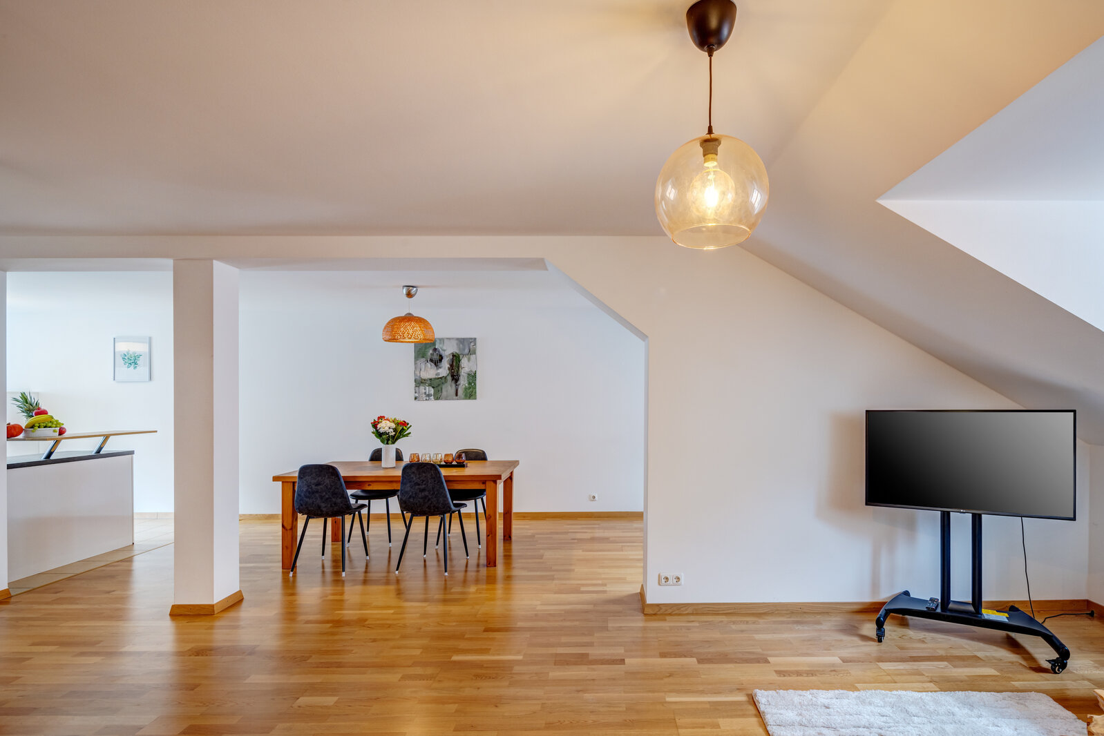 Nicely furnished attic apartment in Ludwigsvorstadt - Photo 5