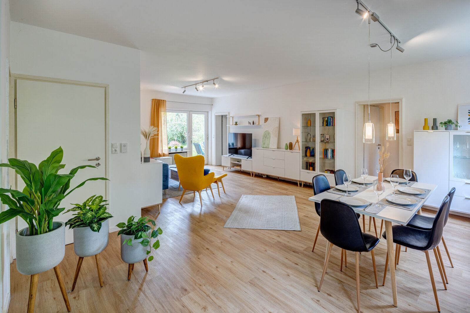 Spacious garden apartment for rent in Hadern - Photo 1