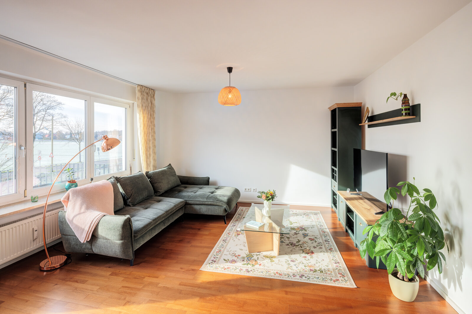 Generous apartment in quiet area - two balconies - Foto 3