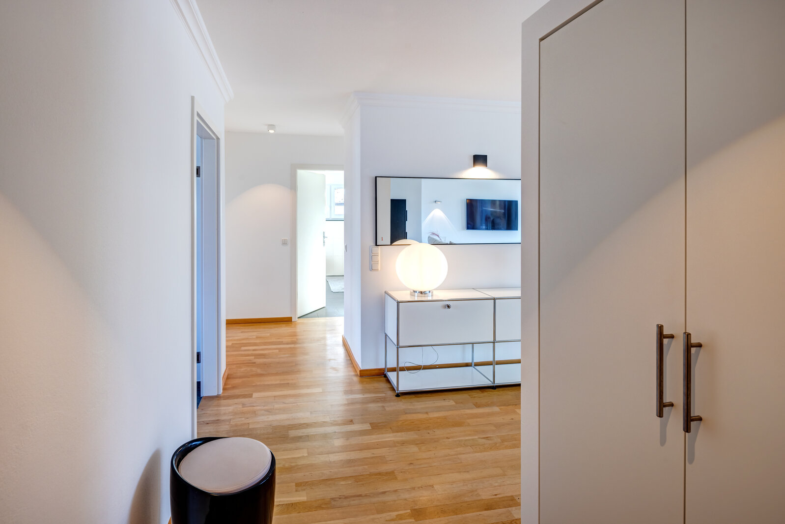 High-quality apartment in the covented Herzogpark area - Photo 5