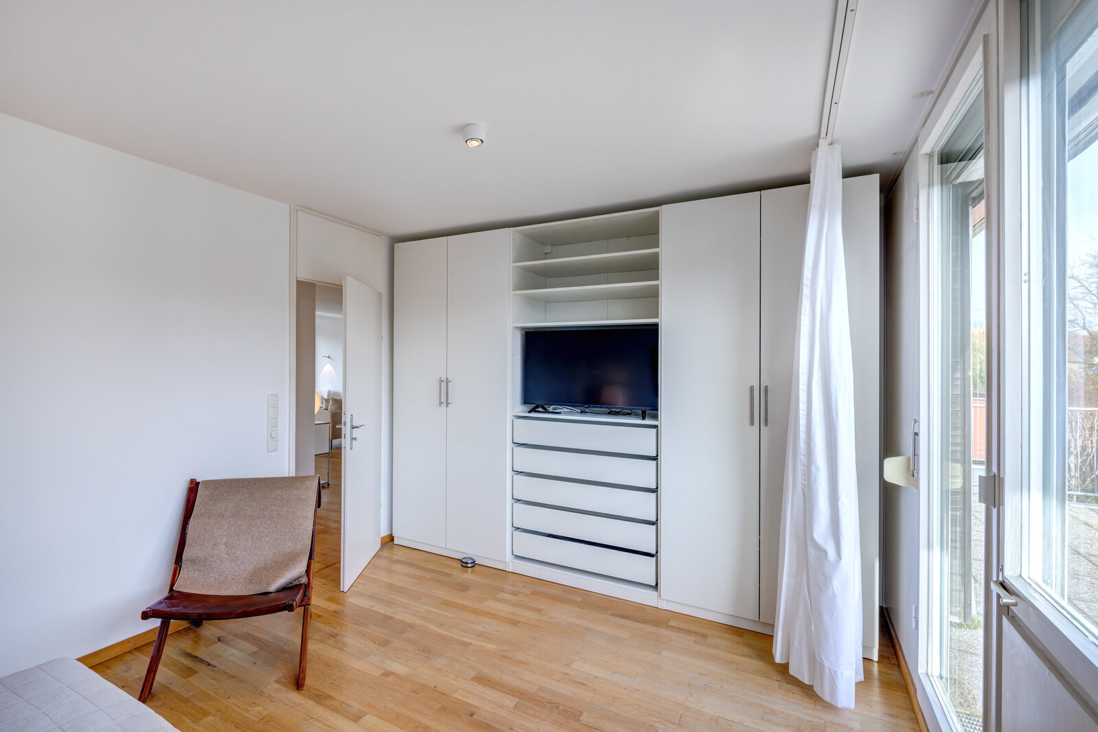 High-quality apartment in the covented Herzogpark area - Photo 2