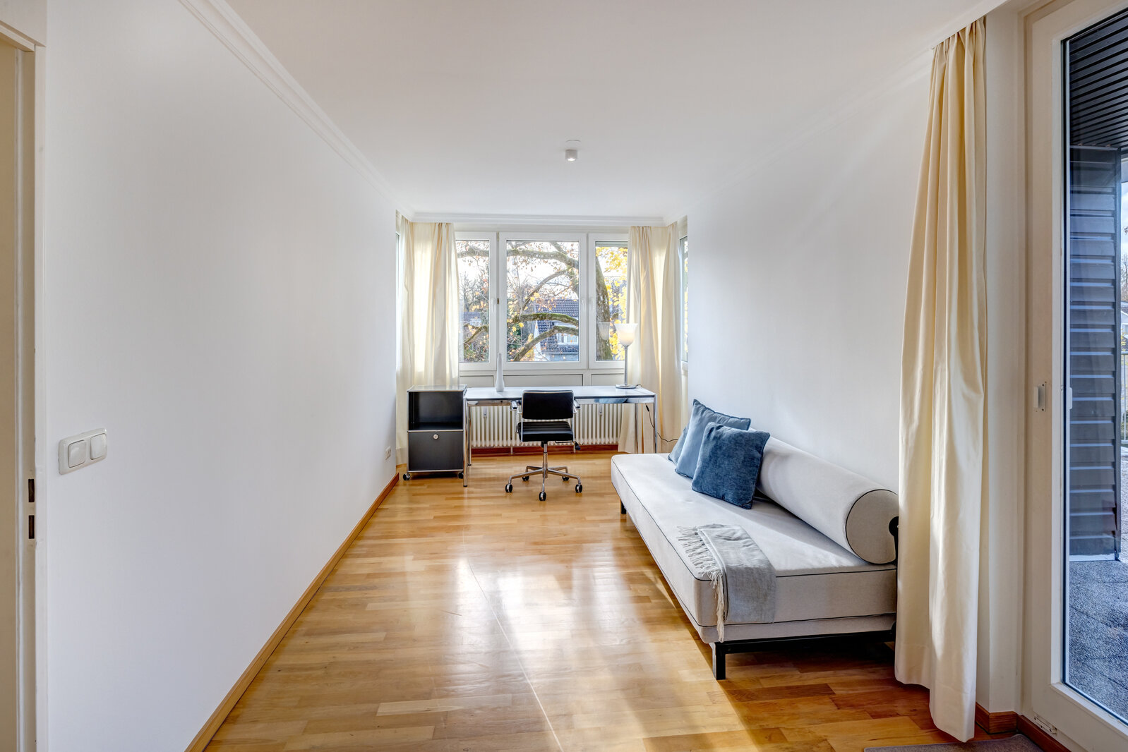 High-quality apartment in the covented Herzogpark area - Photo 1