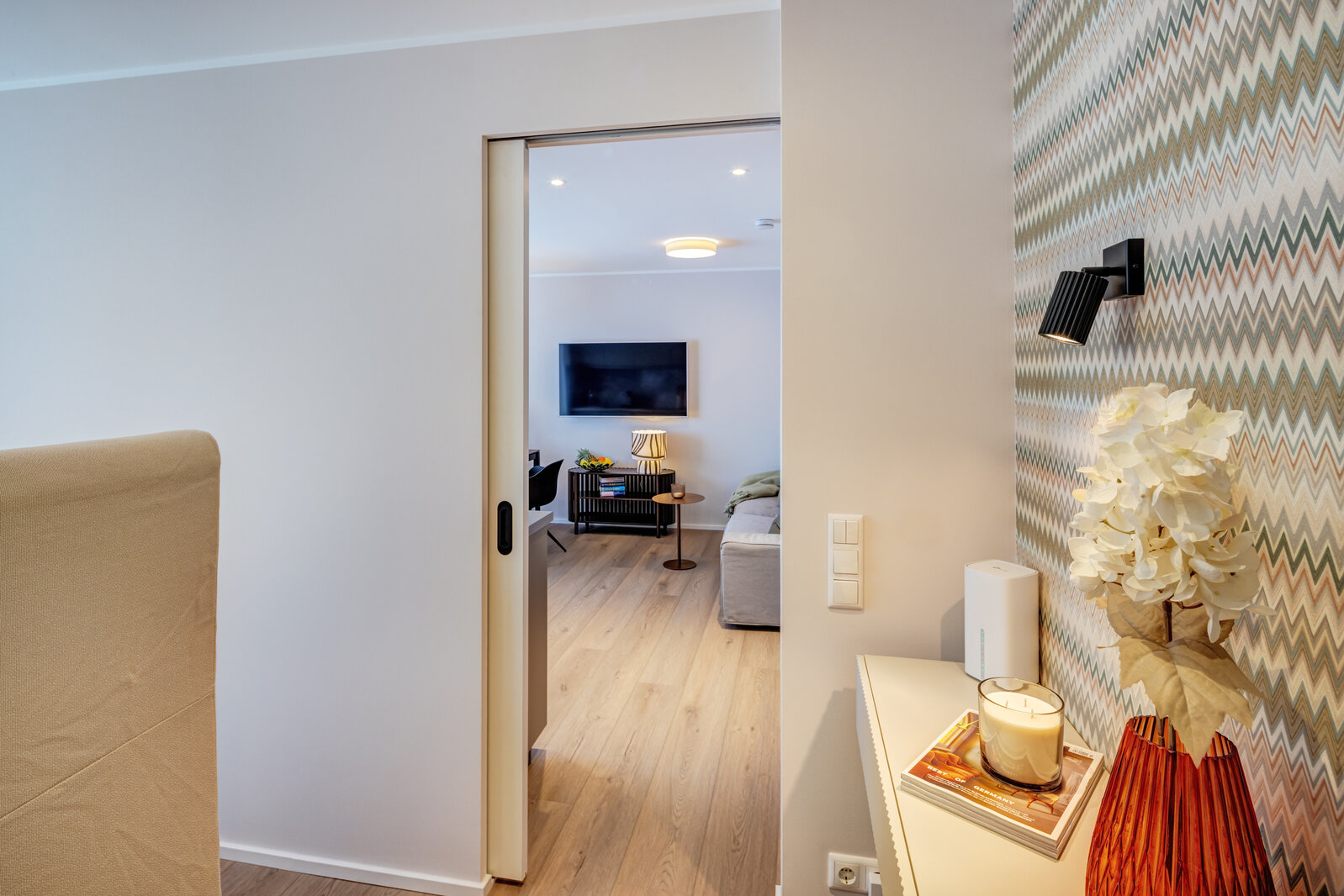 Erstbezug nach Sanierung in begehrter Lage am Baldeplatz - Photo 2