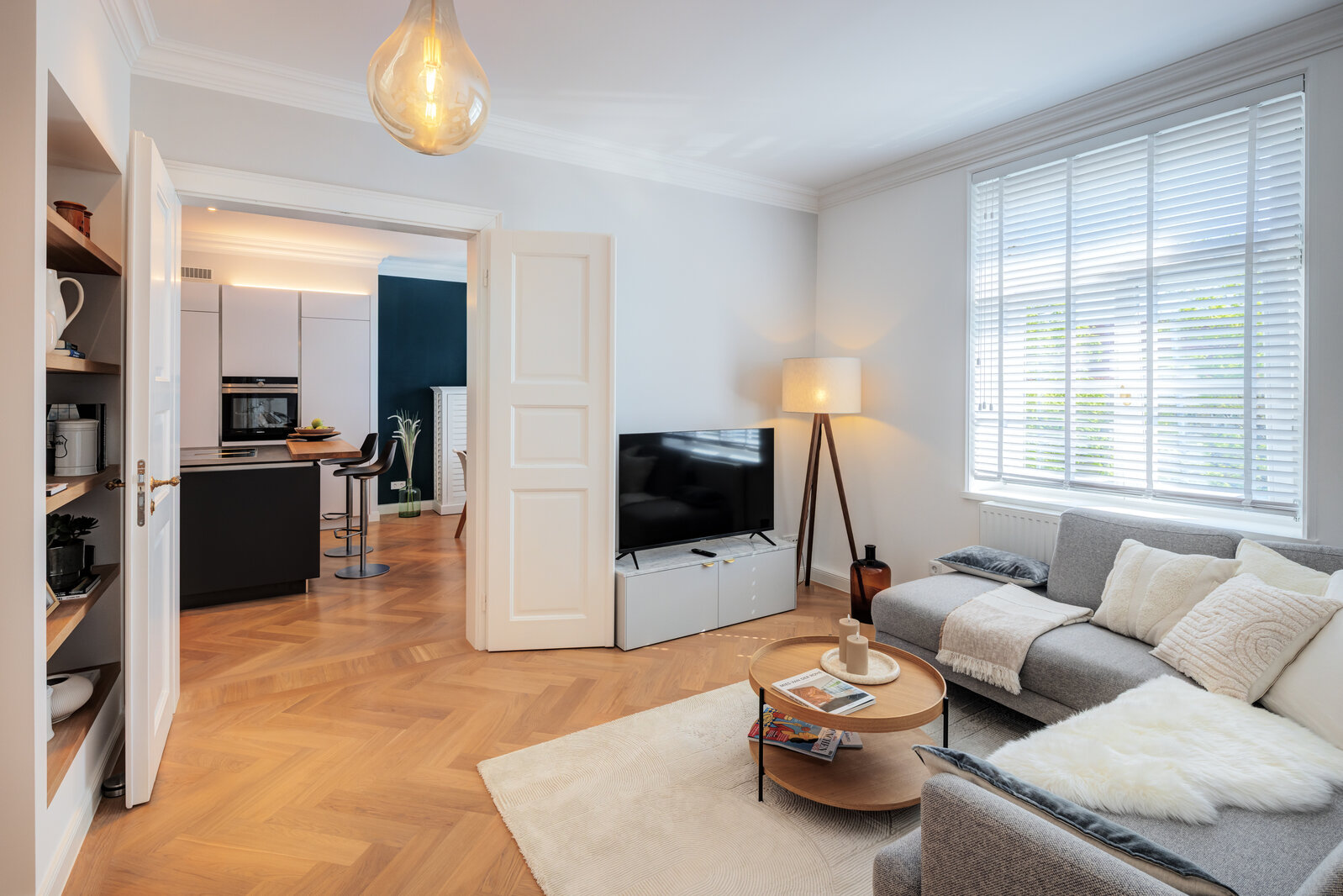 Wohnen mit Stil: Altbaucharme & Moderne - Foto 1